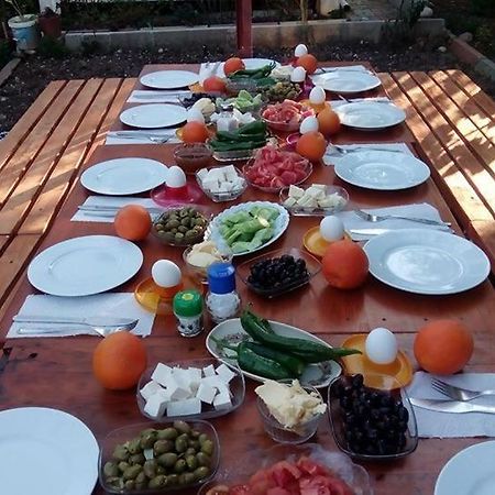 Keramos Pansiyon Finike Esterno foto
