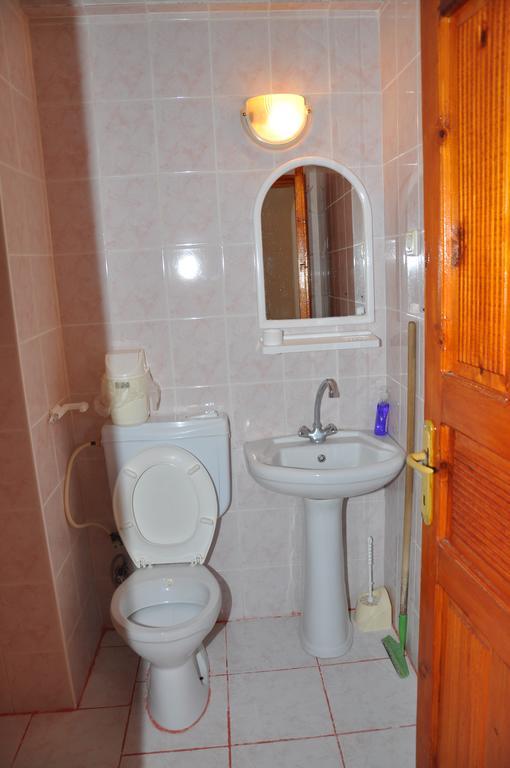 Keramos Pansiyon Finike Esterno foto
